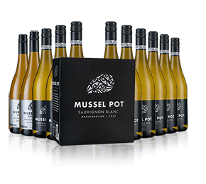 Mussel Pot Family Mix including Wine Box